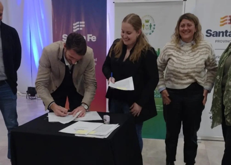 FIRMA DEL CONVENIO "PERSONAS MAYORES" EN SUNCHALES