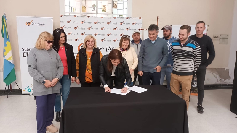 FIRMA DE COMIENZO DE OBRA EN LA CASA DE LA CULTURA