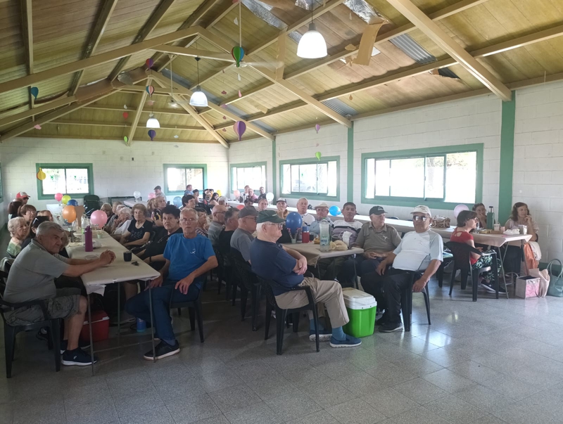 EL ADULTO MAYOR FESTEJÓ SU DIA EN SAN VICENTE