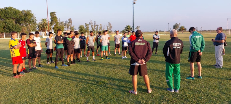 BROWN INICIÓ SU PRETEMPORADA EN FUTBOL SUPERIOR