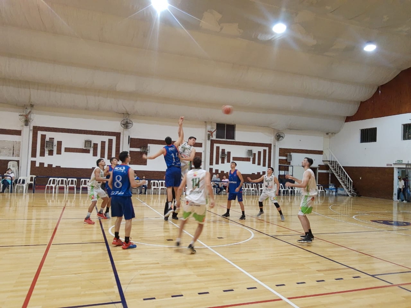 Basquet: Contundente triunfo de Brown en Carlos Pellegrini.