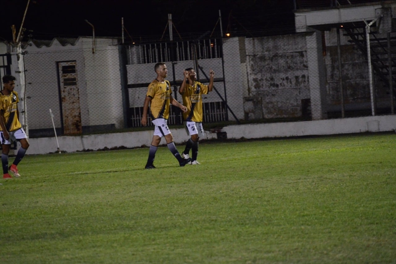Ben Hur ganó con el debut y gol de Facundo Hang.