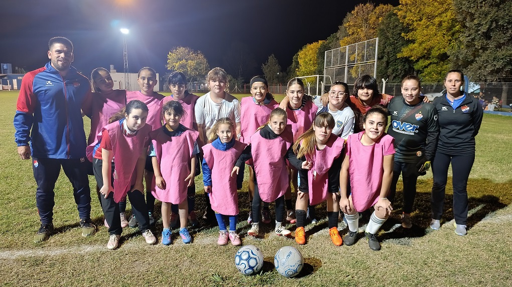 FÚTBOL FEMENINO: AMISTOSO PARA SUMAR.