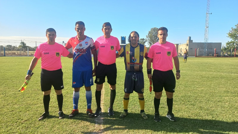 FÚTBOL - BOCHAZO PERDIÓ EN SU CASA.
