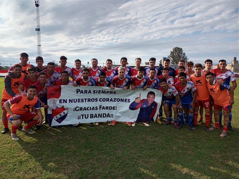 FÚTBOL: Bochazo le ganó al líder del Grupo B.