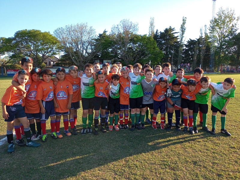 FÚTBOL DE INFERIORES - SE JUGÓ EL ÚLTIMO CLÁSICO DEL 2023 EN CANCHA DE BOCHAZO.