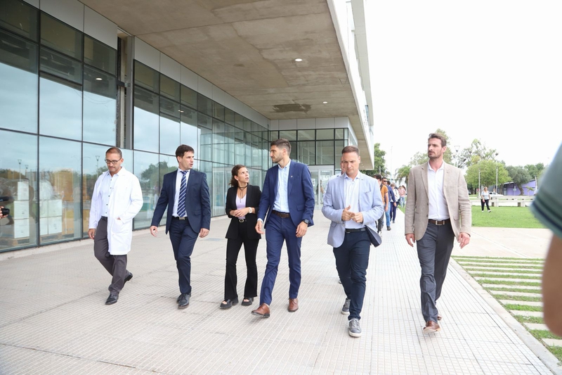 Rafaela: el Gobernador recorrió la etapa final de las obras del Hospital Regional