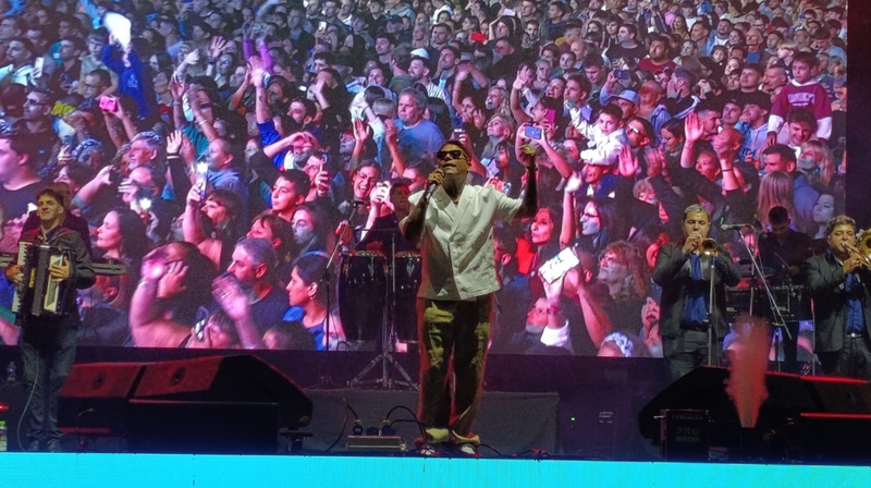 URIEL LOZANO EL SHOW PRINCIPAL SORPRESA DE LA NOCHE DE BINGO.