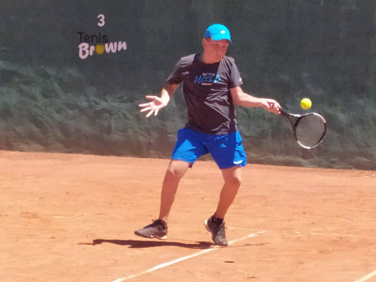 La Escuela de Tenis del Club A. Brown cerró el año con torneos internos