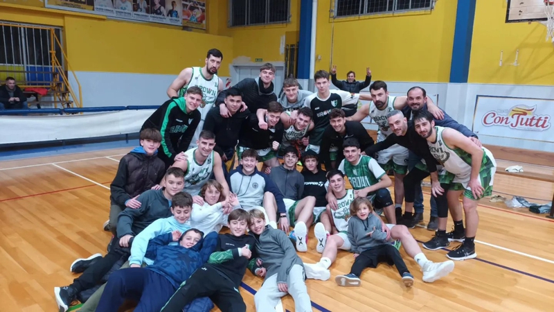 BASQUET - Brown ganó el primer juego del clásico en María Juana.